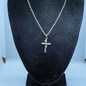 CLEARANCE 💖Beautiful Women's Cross Necklace